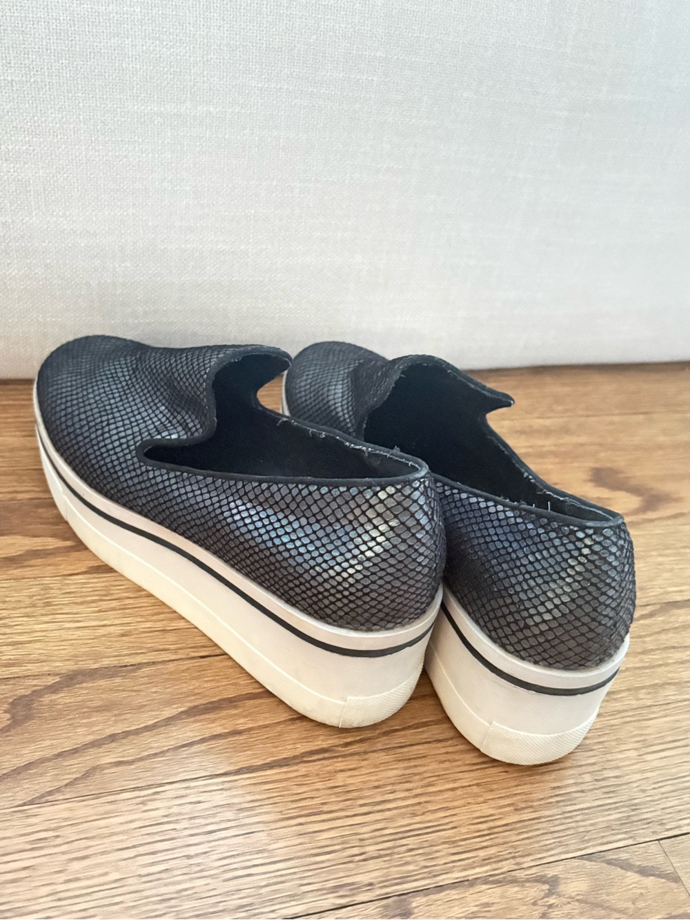 Steve Madden Slip-On Platform Mules in Iridescent Black Snake-Print - Picture 6 of 11